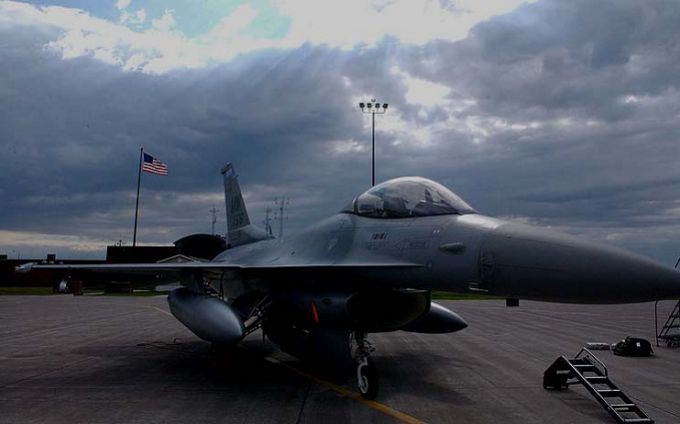       F-16   ATACMS