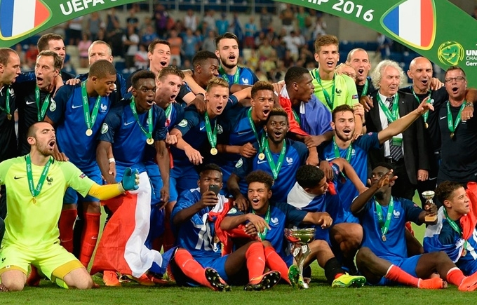 Франция разгромила Италию в финале юношеского Евро-2016: опубликовано видео