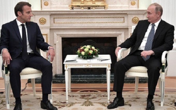 Известно что обсуждали Путин и Макрон перед финалом ЧМ-2018