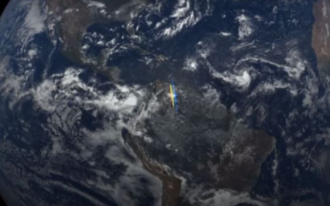 В атмосфере Земли из космоса найдены особые вспышки света