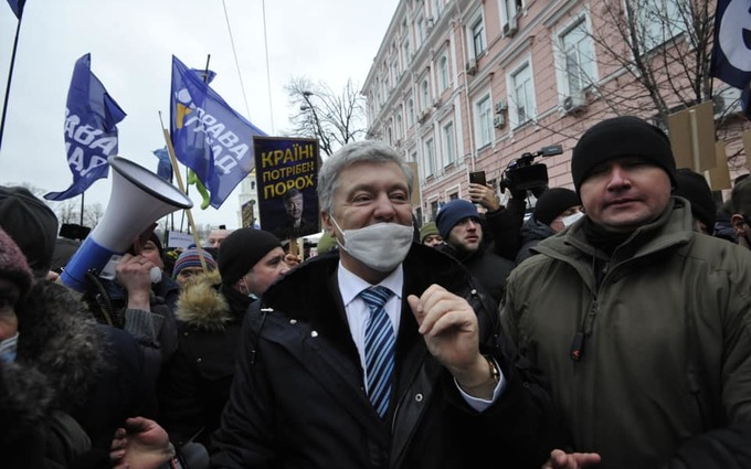 В ДБР обвинили Порошенко в нарушении условий меры пресечения (1)