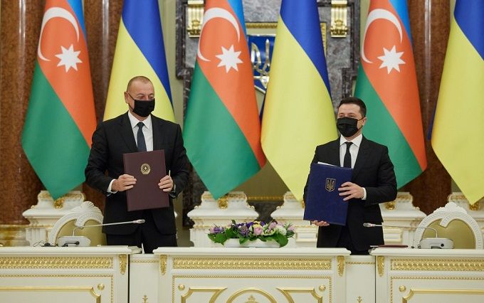 Зеленский и Алиев подписали декларацию о сотрудничестве Украины и Азербайджана