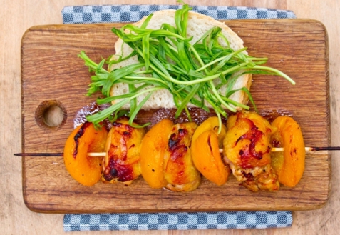 Рецепт - Куриный шашлык с персиками