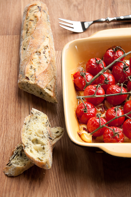 Рецепт - Фета, запеченная с помидорами и паприкой