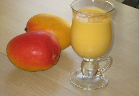 Рецепт - Молочно-манговый коктейль