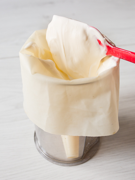 Как переложить крем в кондитерский мешок