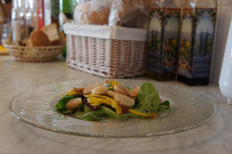 Рецепт - Теплый салат из рукколы и гребешка