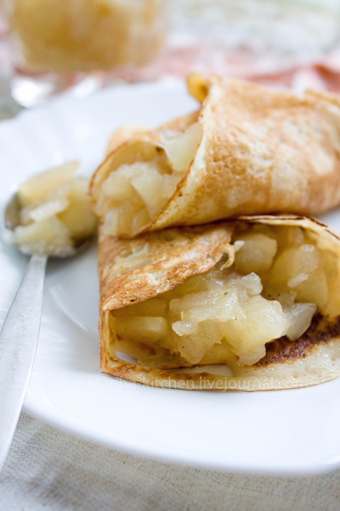 Рецепт - Тонкие блинчики с пряной яблочной начинкой