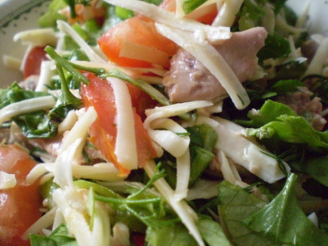 Салат из печени трески и сыра - рецепт